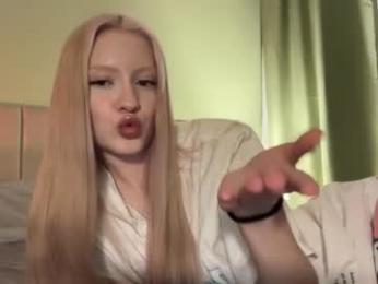 kvetapin webcam model stream image