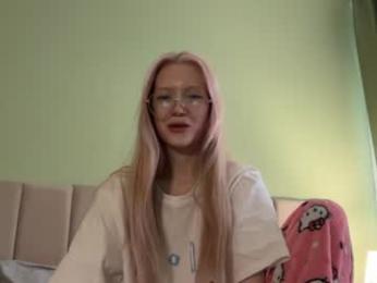 kvetapin webcam model stream image