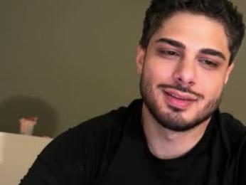 puffishere webcam model stream image