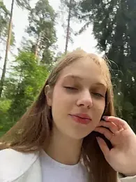 CutieShy webcam model stream image