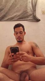 MaxOFiMoon webcam model stream image