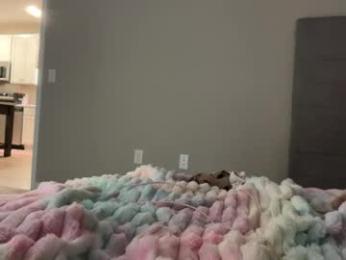 luvearis webcam chaturbate model stream image