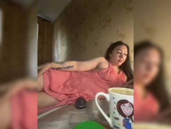 Hotmadamxl webcam model stream image