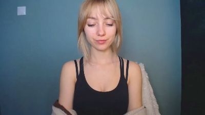 LuciaAdorable webcam model stream image