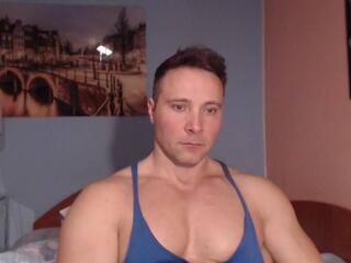 Hunky Muscle webcam model stream image