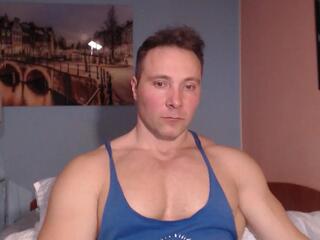 Hunky Muscle webcam model stream image