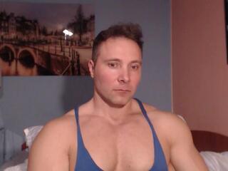 Hunky Muscle webcam model stream image