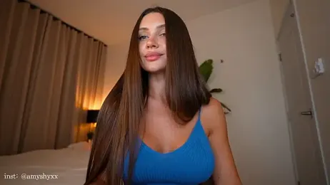 AmyLuxe webcam stripchat model stream image