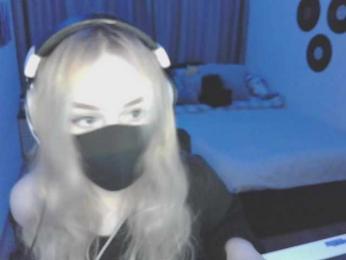 qwertikcam webcam model stream image
