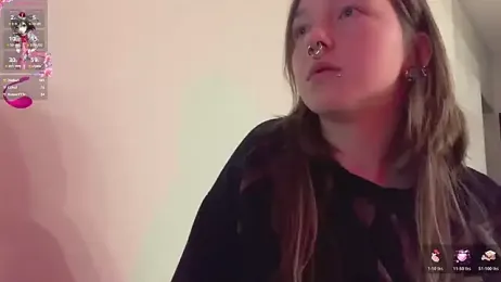 VesnaCrystal webcam model stream image