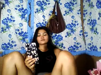 PinaySkinnyJust18 webcam model stream image