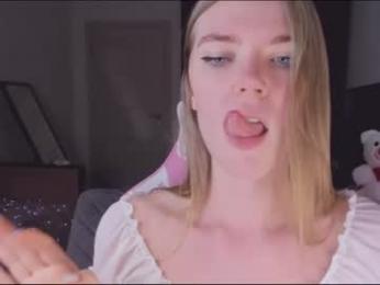 merry_dancers_ webcam model stream image