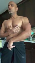 Beachmusclefit webcam model stream image