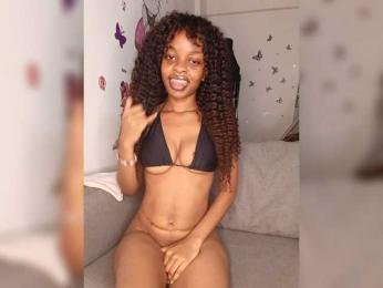 Yadah webcam bongacams model stream image