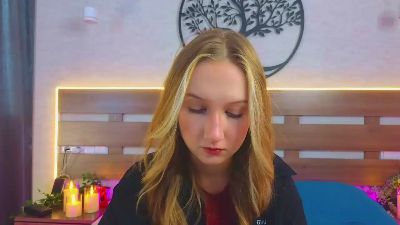 TinaPage webcam model stream image
