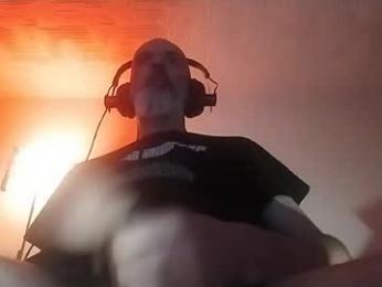 hugo_hug webcam model stream image