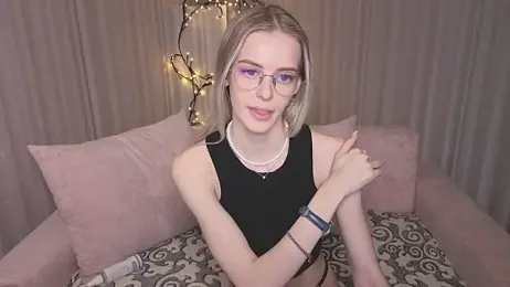 kittie_like18 webcam stripchat model stream image