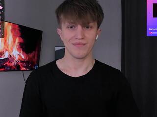 Curtis Crew webcam model stream image