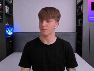 Curtis Crew webcam model stream image