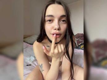 MimiLuv webcam model stream image