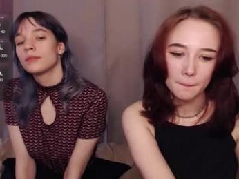 robin_yours webcam model stream image