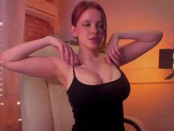 adalyn_glow webcam model stream image