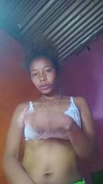 Felicinne webcam model stream image