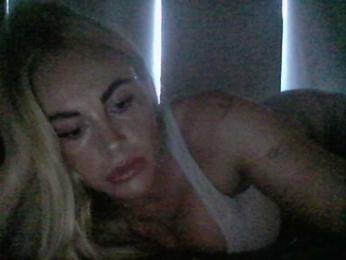 Millisa13 webcam model stream image