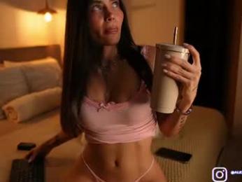 abril_w18 webcam model stream image