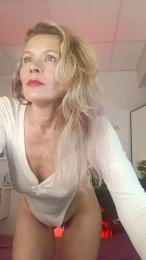 Julia__Giulia webcam model stream image