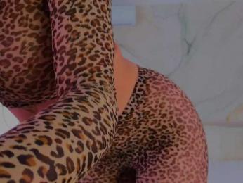 Naoomi webcam model stream image