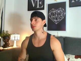 Thom Roger webcam model stream image