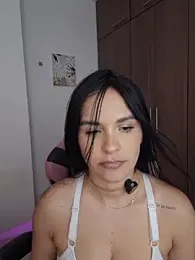 heyshaa webcam model stream image