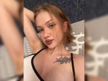 AriWafe webcam model stream image