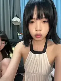 qiqi_x webcam stripchat model stream image