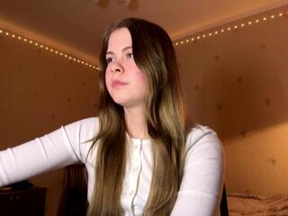 Marci Hutley webcam model stream image