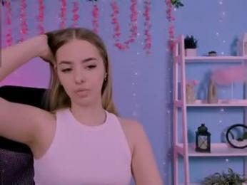 viola_sweet_ webcam model stream image