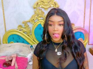 Reven Mayers webcam model stream image