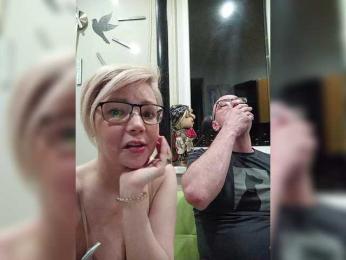 TilyTily webcam model stream image