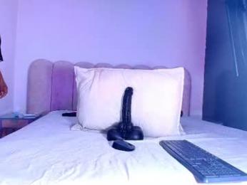 sofi_decker webcam model stream image