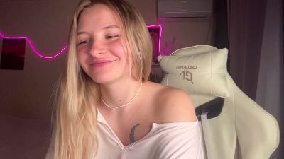 BlazingBlonde webcam model stream image