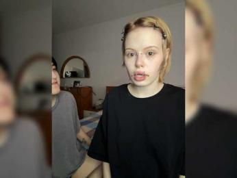 MiaAndAlicee webcam model stream image