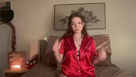 juliaraee webcam stripchat model stream image