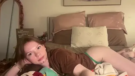 juliaraee webcam model stream image