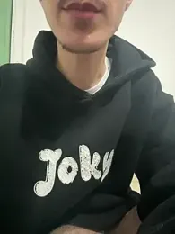 HitShelf webcam model stream image