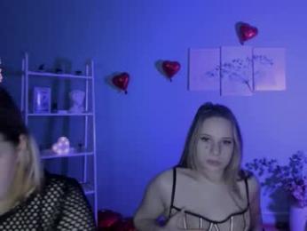 dina_bloom webcam model stream image