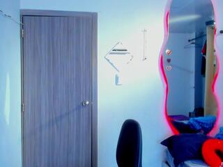 Kris Khalifa webcam model stream image