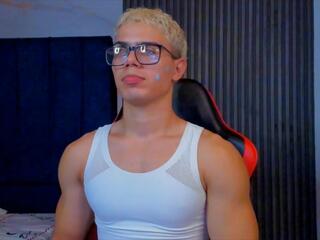 Travis Lewis webcam flirt4free model stream image