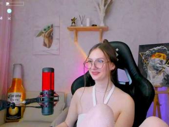 KiraRumGirl webcam model stream image
