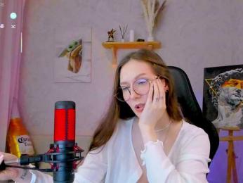 KiraRumGirl webcam model stream image